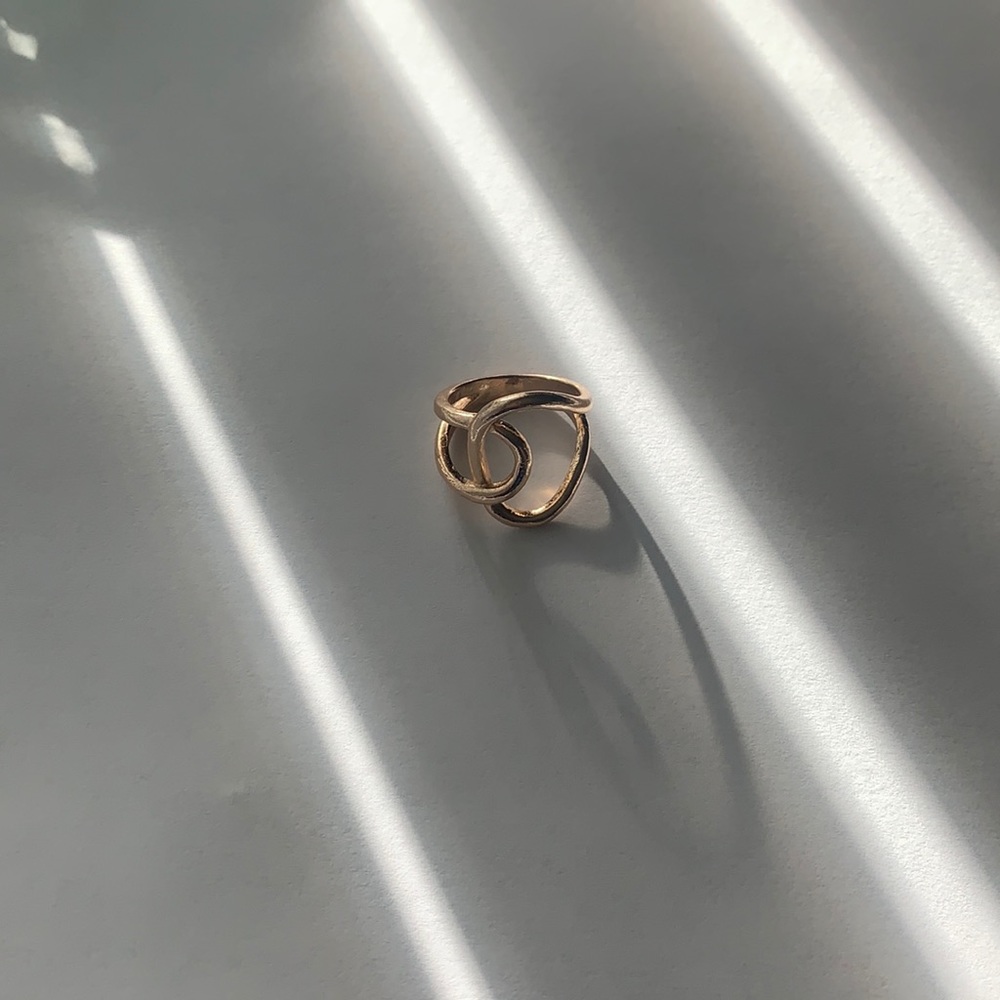 Gold ring - Picture 7 of 9
